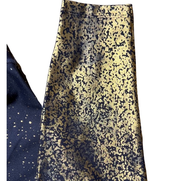 Beyond Yoga Navy Hi Rise Leggings - Picture 4 of 4